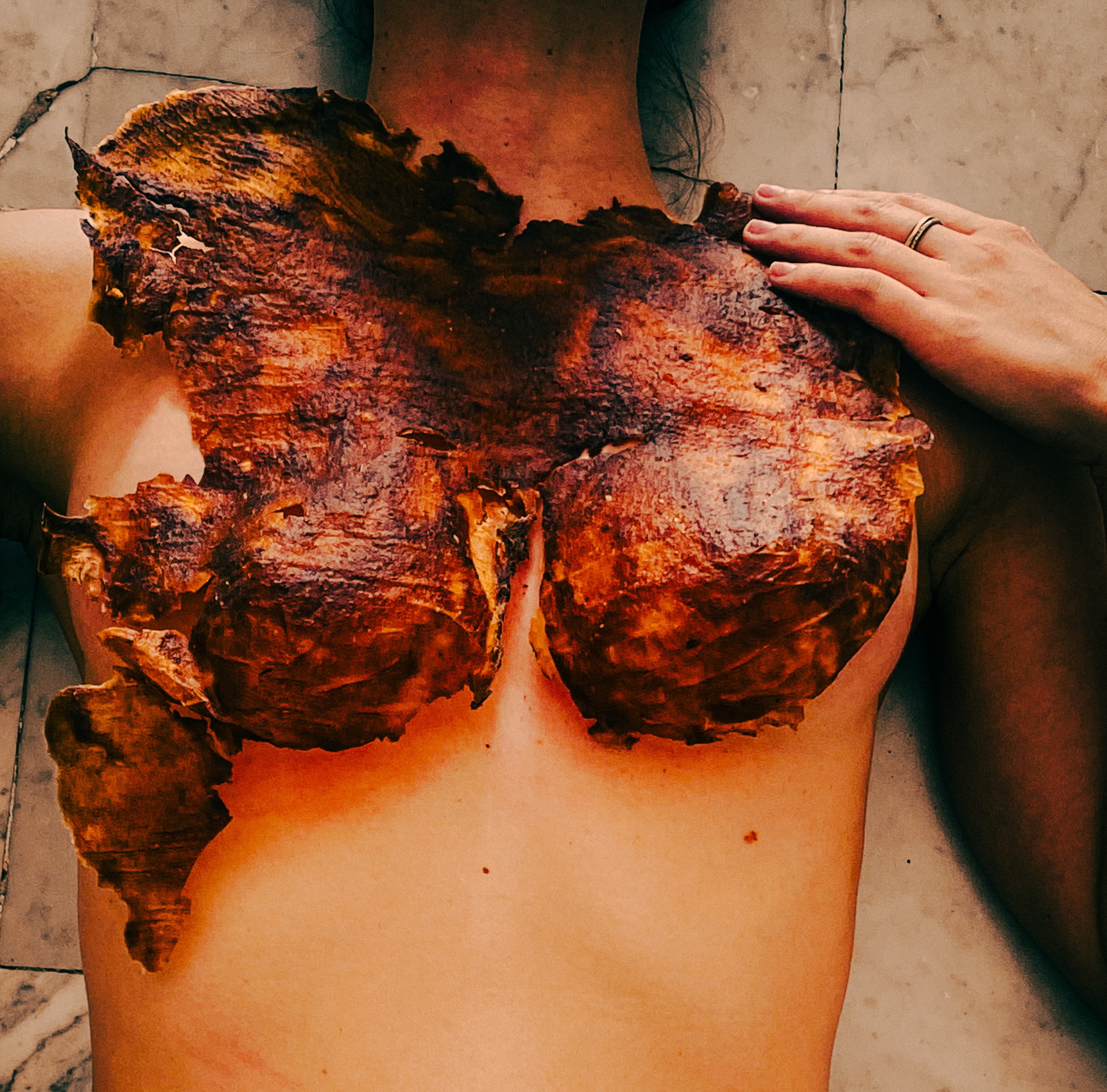 Interactive Second Skin — exploring the relationship between material, body geometry and wearable construction